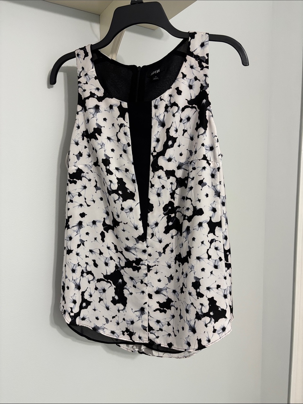 Apt. 9 Black & White Floral Sleeveless Shirt